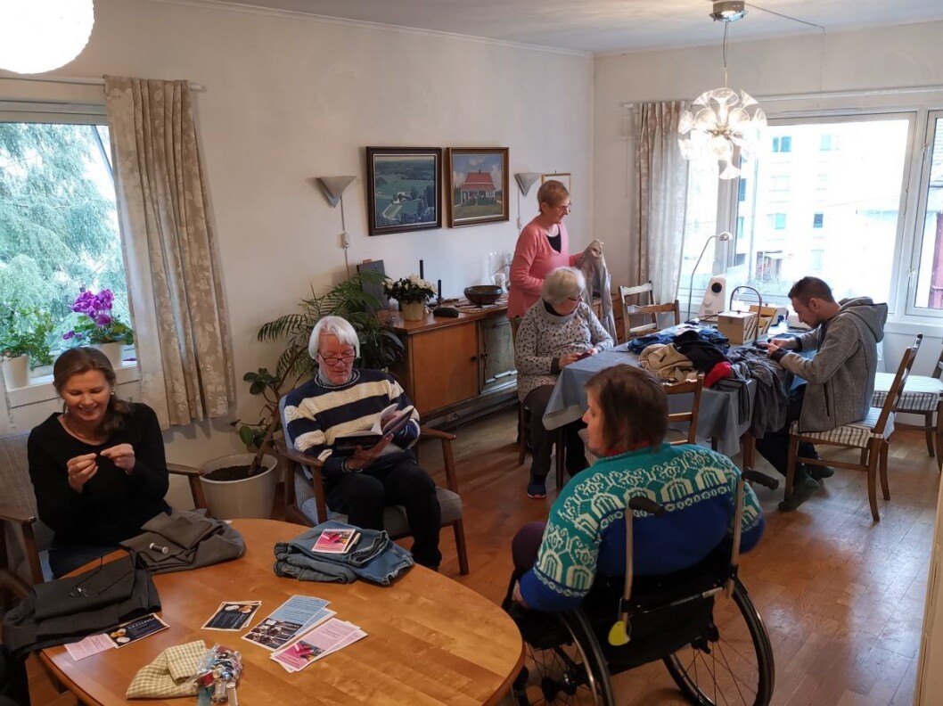 I fjor fikk Fagerborg menighet Grønne midler-støtte til sykkel- og syverksted. Her fra et av syverkstedene. Foto: Fagerborg menighet I fjor fikk Fagerborg menighet Grønne midler-støtte til sykkel- og syverksted. Her fra et av syverkstedene. Foto: Fagerborg menighet