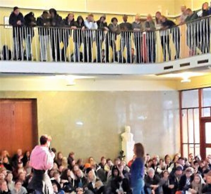 Godt oppmøte på fjorårets verdensdag for psykisk helse, i aulaen på Oslo Handelsgymnasium. Godt oppmøte på fjorårets verdensdag for psykisk helse, i aulaen på Oslo Handelsgymnasium.
