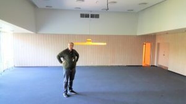 I dette rommet ser bydelen for seg at bydelsutvalgmøtene kan skje, i tillegg til eksempelvis folkemøter med bydelens innbyggere. Tidligere var dette et kinorom, og hullet i veggen bak huset filmfremviseren. I dette rommet ser bydelen for seg at bydelsutvalgmøtene kan skje, i tillegg til eksempelvis folkemøter med bydelens innbyggere. Tidligere var dette et kinorom, og hullet i veggen bak huset filmfremviseren.
