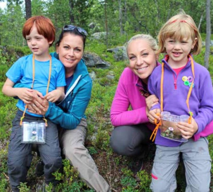 Mange kjenner Hilde Lyrån (t.v.) og Janne Formoe som mammaene til henholdsvis «Karsten» (Oliver Dahl) og «Petra» (Alba Ørbeck- Nilssen). Nå står de to sammen på scenen på Chateau Neuf som henholdsvis god og ond heks i «Trollmannen fra Oz». Mange kjenner Hilde Lyrån (t.v.) og Janne Formoe som mammaene til henholdsvis «Karsten» (Oliver Dahl) og «Petra» (Alba Ørbeck- Nilssen). Nå står de to sammen på scenen på Chateau Neuf som henholdsvis god og ond heks i «Trollmannen fra Oz».