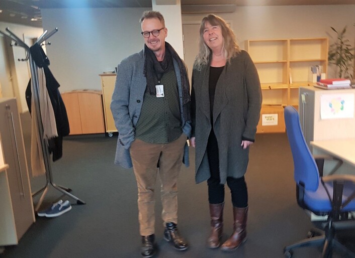 Grete Vedlog og Tor Øystein Langsholt ønsker velkommen til nye studenter ved Erfaringsskolen. Foto: Olav Helleland Grete Vedlog og Tor Øystein Langsholt ønsker velkommen til nye studenter ved Erfaringsskolen. Foto: Olav Helleland