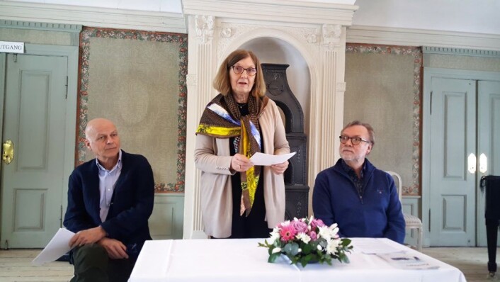 Frogner historielags leder Elisabeth Solem holder tale forut for signeringen av partnerskapsavtalen om Rehabiliteringsprisen. Frogner historielags leder Elisabeth Solem holder tale forut for signeringen av partnerskapsavtalen om Rehabiliteringsprisen.
