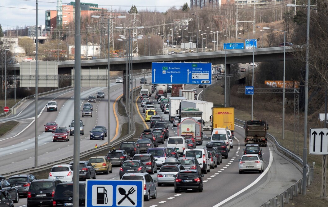 Stress i påsketrafikken. Mange skal frem til hytta, og trafikken går gjerne sakte. Foto: Vidar Ruud / NTB scanpix Stress i påsketrafikken. Mange skal frem til hytta, og trafikken går gjerne sakte. Foto: Vidar Ruud / NTB scanpix