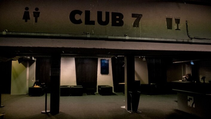 Ser du deg litt rundt på Rockefeller er det mulig å finne hyllester til legendariske Club 7, som lederne av Rockefeller har sitt utspring fra. Foto: Thor Langfeldt Ser du deg litt rundt på Rockefeller er det mulig å finne hyllester til legendariske Club 7, som lederne av Rockefeller har sitt utspring fra. Foto: Thor Langfeldt