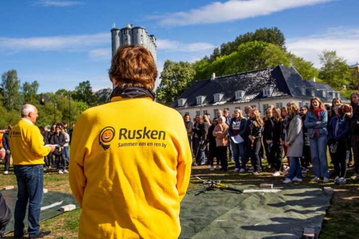 Sammen om en renere by, står det på genseren til ordfører Marianne Borgen. Oslofolk får ros for å ta bedre vare på Akerselva. Foto: Anders Høilund Sammen om en renere by, står det på genseren til ordfører Marianne Borgen. Oslofolk får ros for å ta bedre vare på Akerselva. Foto: Anders Høilund