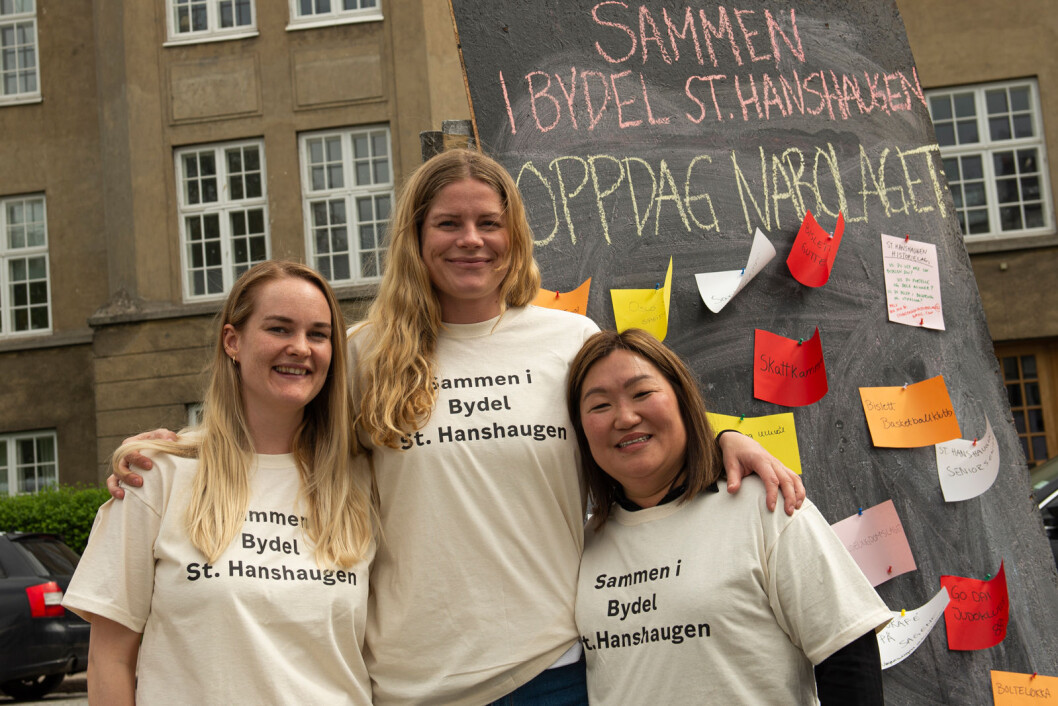 Folkehelsekoordinator Ingrid Kristiane Fardal (i midten) ønsket at beboerne på St. Hanshaugen skulle få være på speedfriending. Til venstre: fysioterapeut Elizabeth Mathisen, til høyre: prosjektleder i psykisk helse, Janne Olsen Torsdal. Foto: Morten Lauveng Jørgensen Folkehelsekoordinator Ingrid Kristiane Fardal (i midten) ønsket at beboerne på St. Hanshaugen skulle få være på speedfriending. Til venstre: fysioterapeut Elizabeth Mathisen, til høyre: prosjektleder i psykisk helse, Janne Olsen Torsdal. Foto: Morten Lauveng Jørgensen