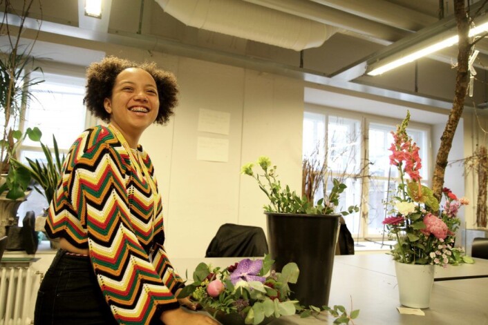 Fabia Buranello Johnson fra Ellingsrud skole trives som blomsterdekoratør. Fabia Buranello Johnson fra Ellingsrud skole trives som blomsterdekoratør.
