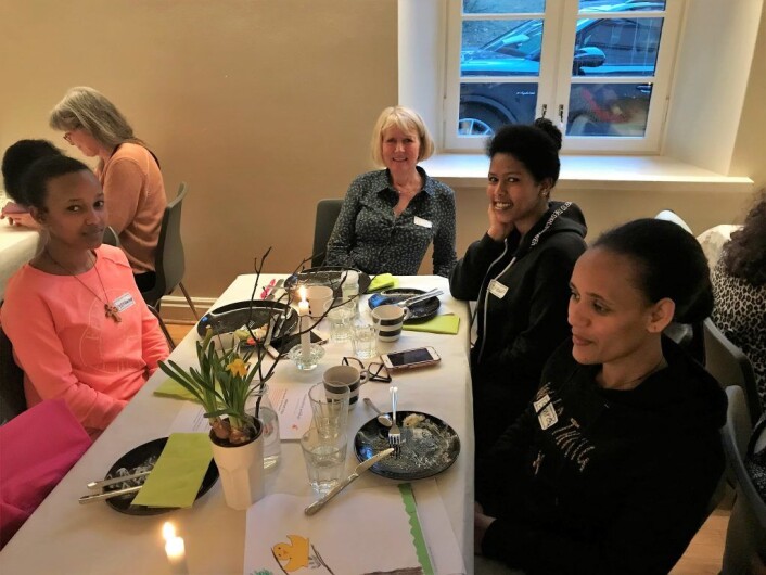 Kvinner på kvinnetreffet i Uranienborg menighet. Trude Brite Nergård i midten. Foto: Uranienborg menighet Kvinner på kvinnetreffet i Uranienborg menighet. Trude Brite Nergård i midten. Foto: Uranienborg menighet