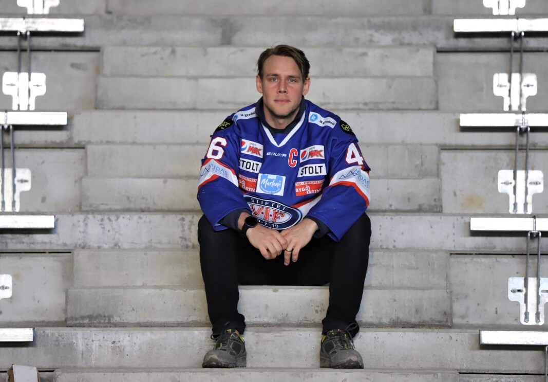 Vålerenga ishockeys kaptein på plass mellom seteradene i nye Jordal Amfi Vålerenga ishockeys kaptein på plass mellom seteradene i nye Jordal Amfi