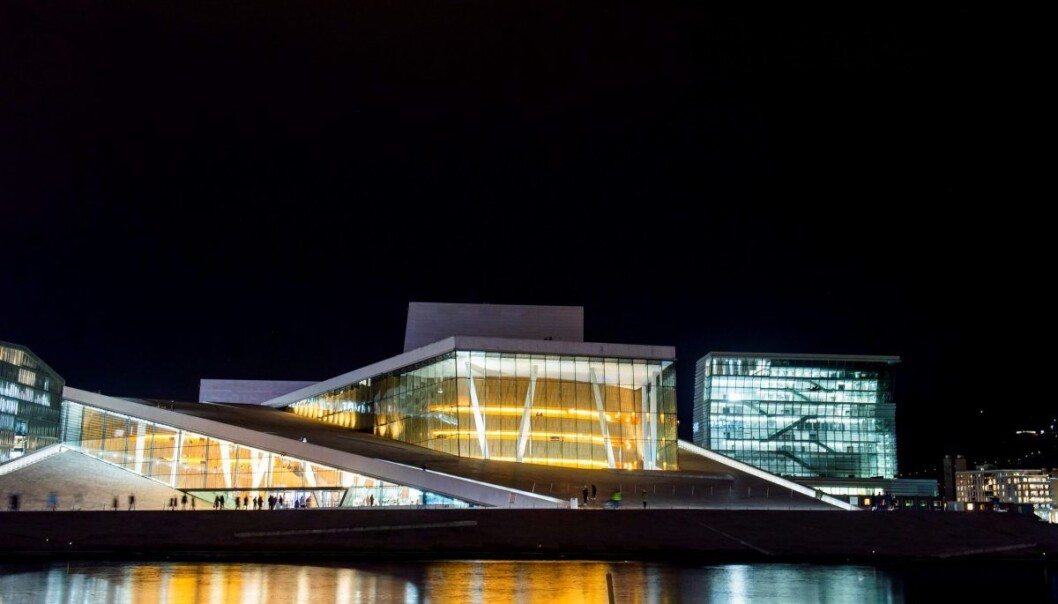 Operaen valgte å følge smittevernråd fra helsemyndighetene da forestillingen tirsdag kveld ble avlyst. Operaen valgte å følge smittevernråd fra helsemyndighetene da forestillingen tirsdag kveld ble avlyst.
