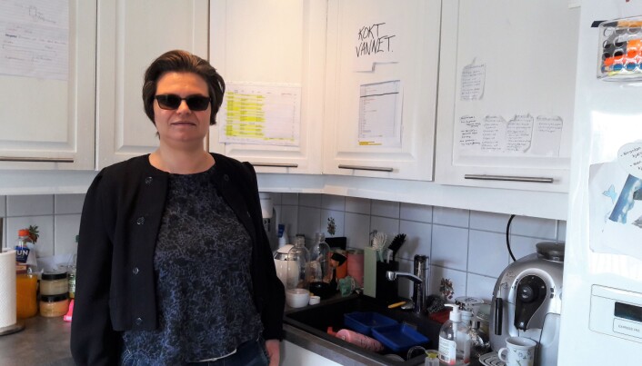 Inne på kjøkkenet er det mye som minner om at uten innlagt drikkevann blir det en slags unntakstilstand. Inne på kjøkkenet er det mye som minner om at uten innlagt drikkevann blir det en slags unntakstilstand.