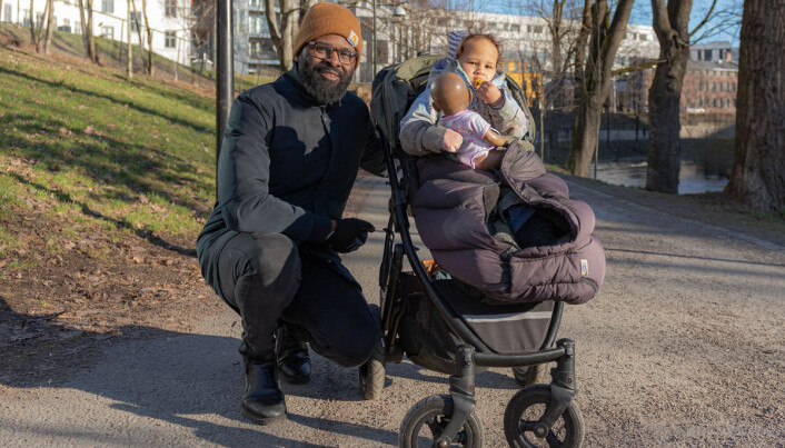 Daniel Stålbalk gjør som myndighetene anbefaler. Daniel Stålbalk gjør som myndighetene anbefaler.