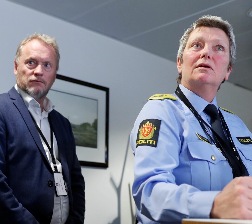 Politimester Beate Gangås fotografert sammen med byrådsleder Raymond Johansen under en pressekonferanse om tiltak mot gjengkriminalitet.