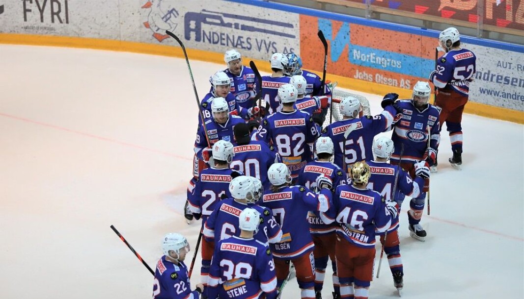 Hele laget samt øvrige ansatte i Vålerenga ble idag permittert. Foto: André Kjernsli Hele laget samt øvrige ansatte i Vålerenga ble idag permittert. Foto: André Kjernsli