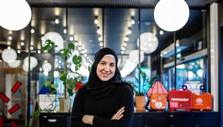 Sara Barzinje i Tøyenakademiet sier at ingen skal føle seg utenfor på Tøyen. Tøyenakademiet var raskt ute og spurte etter frivillige som kunne hjelpe Sara Barzinje i Tøyenakademiet sier at ingen skal føle seg utenfor på Tøyen. Tøyenakademiet var raskt ute og spurte etter frivillige som kunne hjelpe