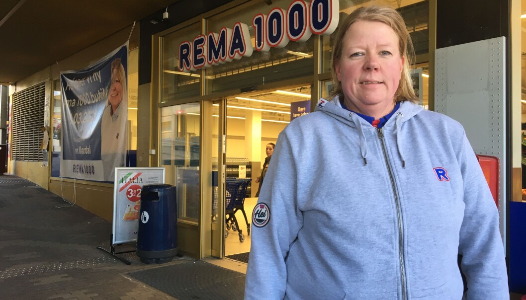 De nye lokalene til Rema 1000 ligger på Tøyensenteret, rett overfor Biblo. Butikkens nye sjef er Iren Mardal. De nye lokalene til Rema 1000 ligger på Tøyensenteret, rett overfor Biblo. Butikkens nye sjef er Iren Mardal.