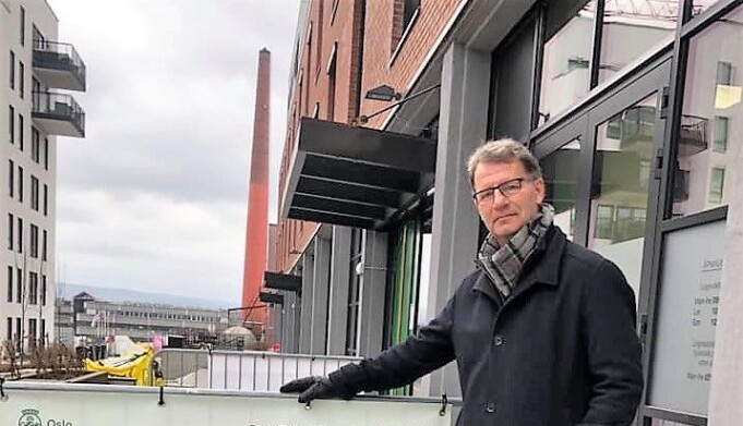 Oslo kommune og helsebyråd Robert Steen (Ap) har i disse koronatider åpnet hele syv feberpoliklinikker for å undersøke innbyggere med mulig koronasmitte. Oslo kommune og helsebyråd Robert Steen (Ap) har i disse koronatider åpnet hele syv feberpoliklinikker for å undersøke innbyggere med mulig koronasmitte.