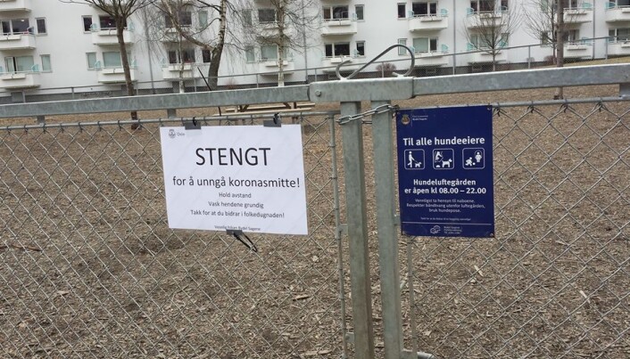 Stengte porter møtte brukerne av hundeluftegårdene i bydel Sagene onsdag. Stengte porter møtte brukerne av hundeluftegårdene i bydel Sagene onsdag.