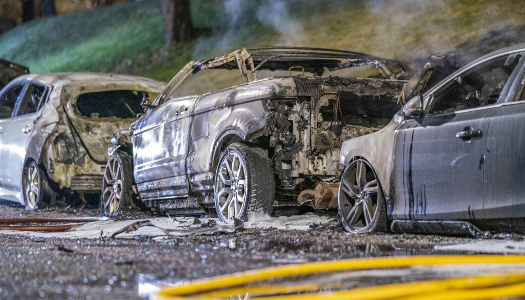 Fem biler som brant på Sletteløkka på Linderud i slutten av mars. Politiet mistenker at brannen er påsatt.
Foto: Stian Lysberg Solum / NTB scanpix Fem biler som brant på Sletteløkka på Linderud i slutten av mars. Politiet mistenker at brannen er påsatt.
Foto: Stian Lysberg Solum / NTB scanpix