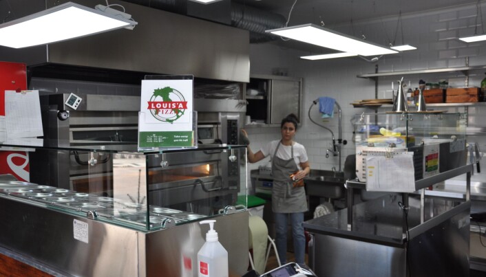 Bydelens beste pizza? Louis Pizza på Adamstuen har take away hver dag fra 16-20 unntatt mandager. Bydelens beste pizza? Louis Pizza på Adamstuen har take away hver dag fra 16-20 unntatt mandager.
