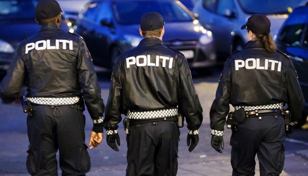 22-åringen risikerer nå bøter og i verste fall opptil seks måneder i fengsel for brudd på smittevernloven. 22-åringen risikerer nå bøter og i verste fall opptil seks måneder i fengsel for brudd på smittevernloven.