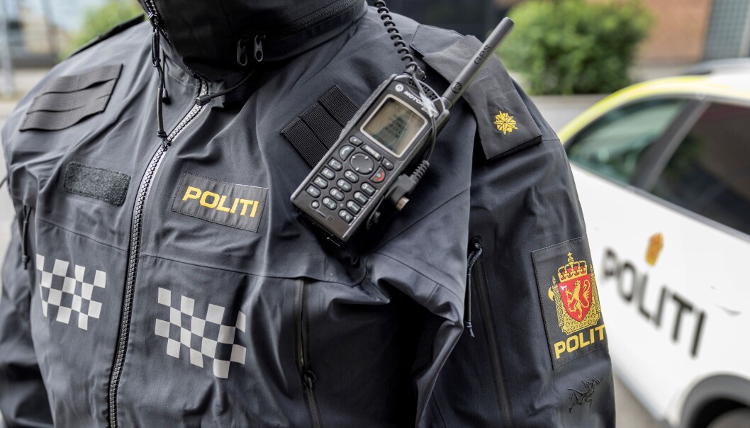 — Politiet er ikke uvant med å bli spyttet på, men hosting er nytt, sier operasjonsleder Rune Hekkelstrand. — Politiet er ikke uvant med å bli spyttet på, men hosting er nytt, sier operasjonsleder Rune Hekkelstrand.