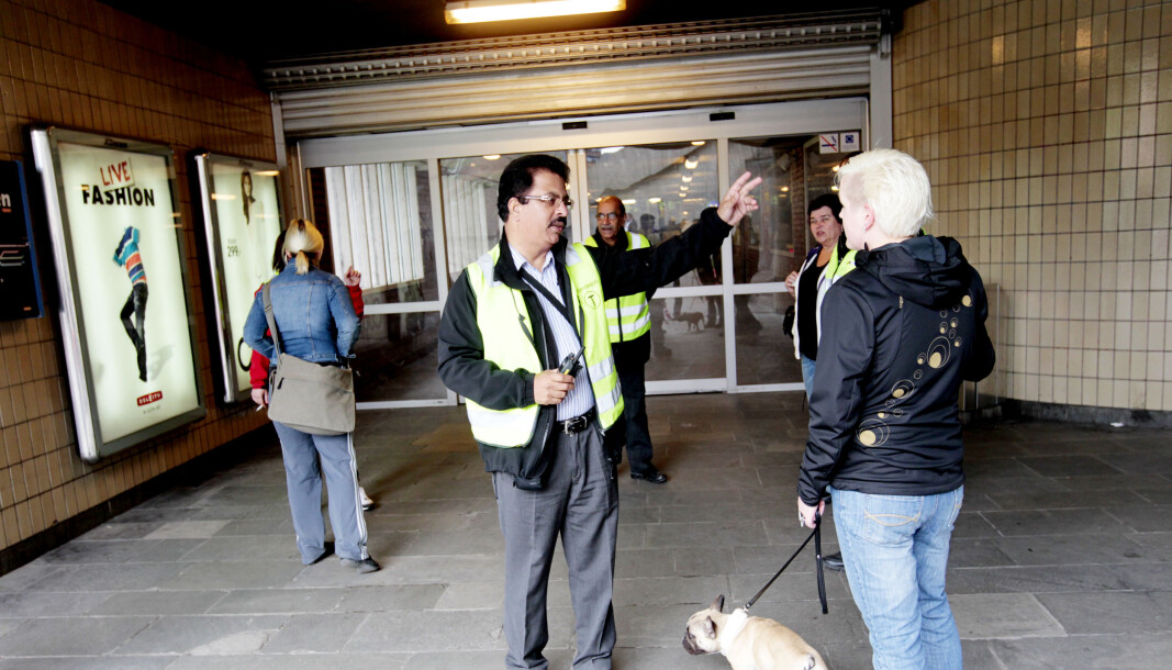 Fortsatt er det ingen billettkontroll på banen, bussen og trikken. Fortsatt er det ingen billettkontroll på banen, bussen og trikken.