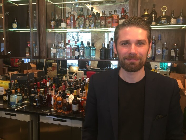 Slavomir Kytka står i spisse for et team av dyktige bartendere ved Pier 42. Foto: Vegard Velle Slavomir Kytka står i spisse for et team av dyktige bartendere ved Pier 42. Foto: Vegard Velle