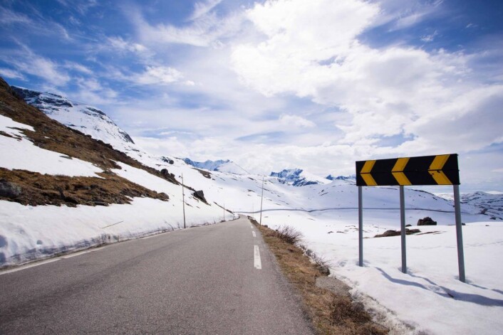 Svært mange søker til det paradisiske hvite fjellet. Foto: Trygg trafikk Svært mange søker til det paradisiske hvite fjellet. Foto: Trygg trafikk