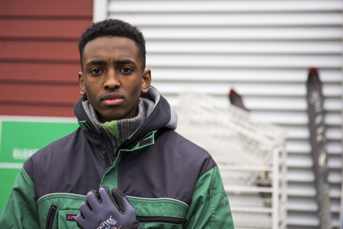 Skoleelev Ilyas Osman (18) er en av de som har fått jobb i Bydelsrusken. Foto: Morten Lauveng Jørgensen Skoleelev Ilyas Osman (18) er en av de som har fått jobb i Bydelsrusken. Foto: Morten Lauveng Jørgensen