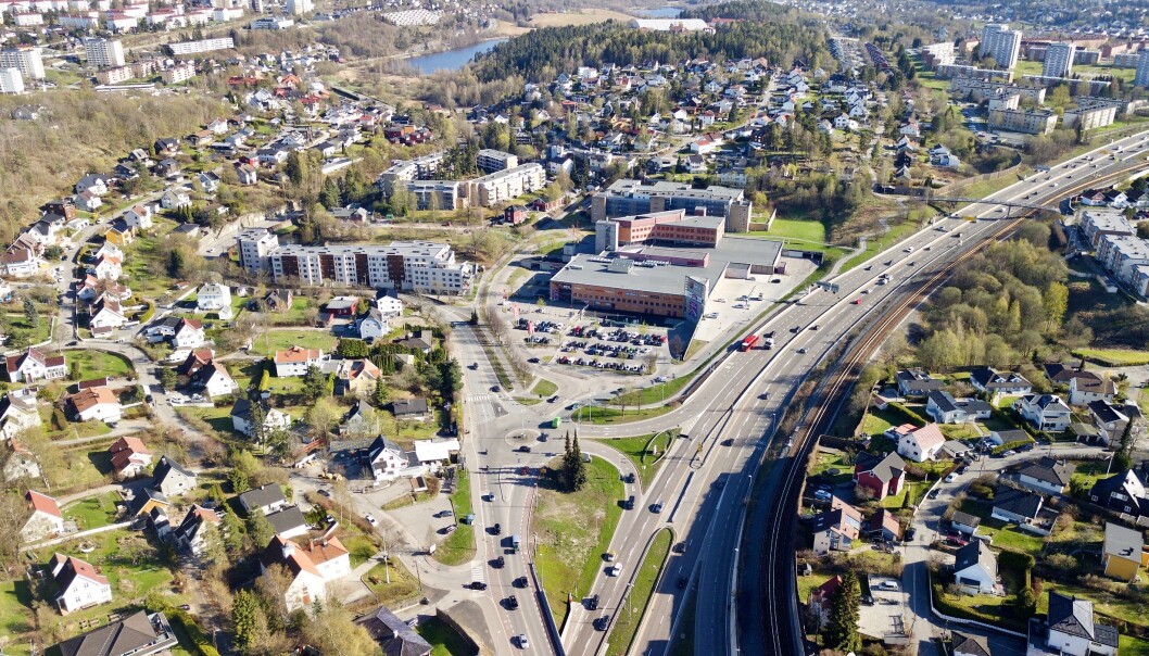 Langs E6 forbi Høyenhall, Bryn og Manglerud er Manglerudtunnelen planlagt å gå. Langs E6 forbi Høyenhall, Bryn og Manglerud er Manglerudtunnelen planlagt å gå.