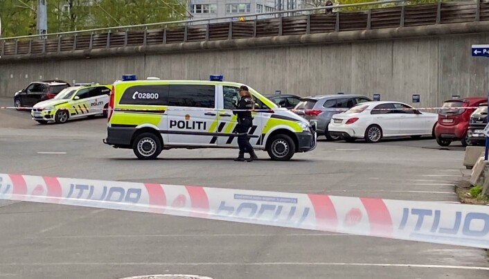 Politiet lyktes med å få kontroll på mannen etter fire og en halv time. Politiet lyktes med å få kontroll på mannen etter fire og en halv time.