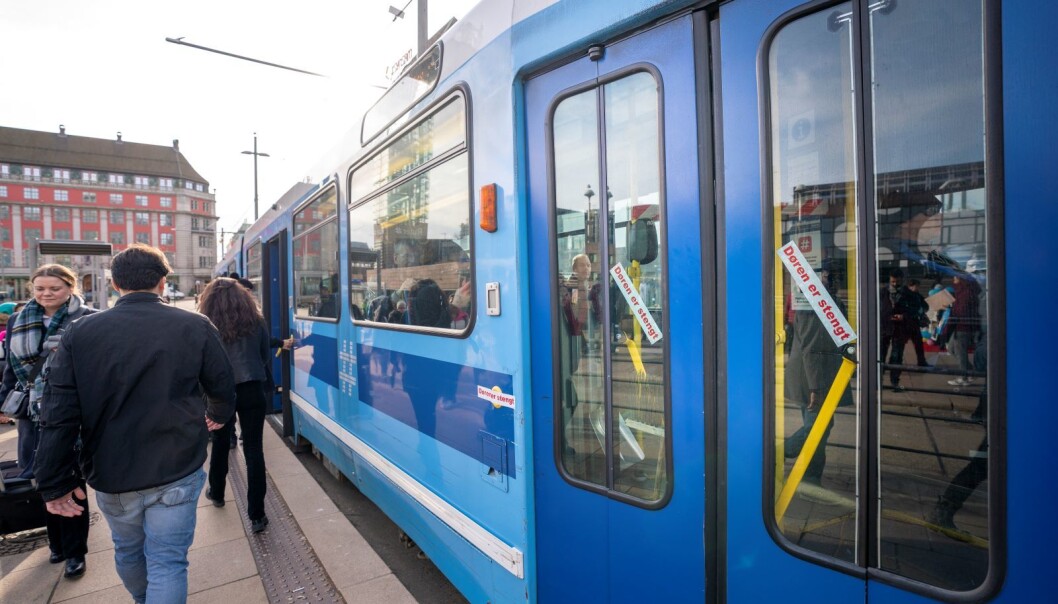 118.941 reisende ble tatt av Ruters kontrollører uten gyldig billett i fjor. Når starter kontrollene igjen, etter stans under koronapandemien. 118.941 reisende ble tatt av Ruters kontrollører uten gyldig billett i fjor. Når starter kontrollene igjen, etter stans under koronapandemien.