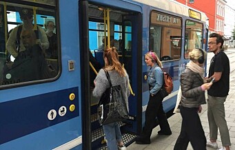 Nye reiseregler: - Busser, tog og trikker får maksimalt være halvfulle