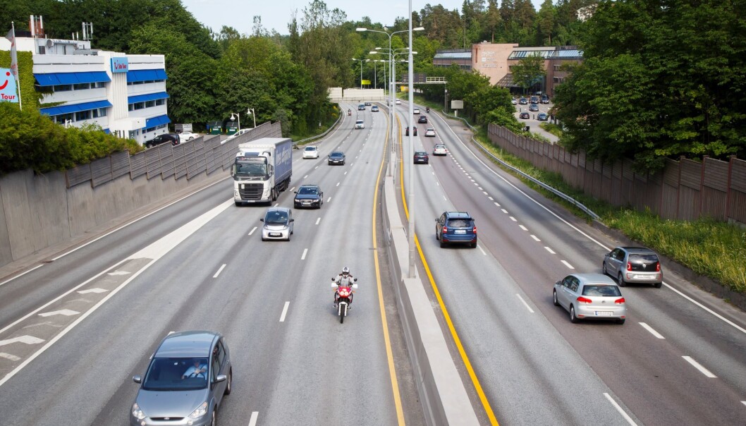 Forhandlingene om Oslopakke 3 står helt i stampe på grunn av uenighet om utbygging av E18 mellom Lysaker og Ramstadsletta. Forhandlingene om Oslopakke 3 står helt i stampe på grunn av uenighet om utbygging av E18 mellom Lysaker og Ramstadsletta.