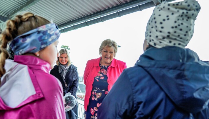 Her besøker statsminister Erna Solberg og kunnskapsminister Guri Melby Ellingsrudåsen skole. Her besøker statsminister Erna Solberg og kunnskapsminister Guri Melby Ellingsrudåsen skole.