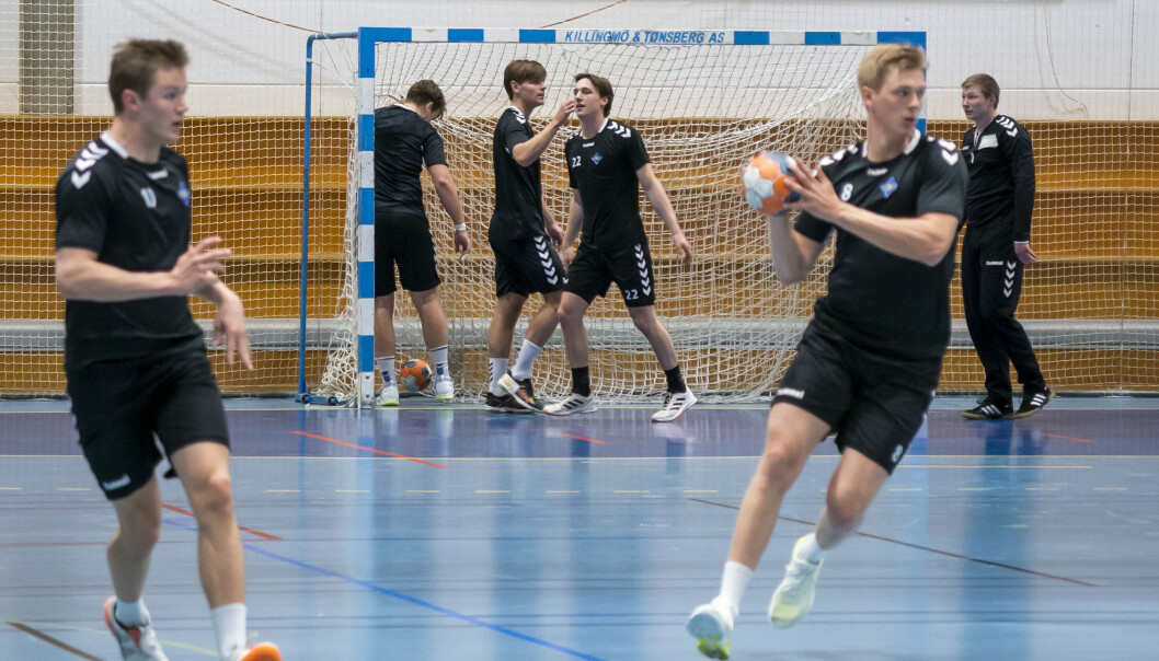 Håndballspillerne i Bækkelaget elite trener igjen i Bækkelagshallen etter at myndighetene lettet på tiltakene i forbindelse med koronapandemien. Håndballspillerne i Bækkelaget elite trener igjen i Bækkelagshallen etter at myndighetene lettet på tiltakene i forbindelse med koronapandemien.
