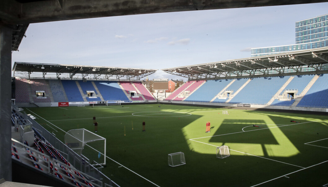 — Det er en tøff sak som vi tar på det aller største alvor. Det er helt klart, sier klubbkonsulent Tina Grødahl i Vålerenga Fotball. — Det er en tøff sak som vi tar på det aller største alvor. Det er helt klart, sier klubbkonsulent Tina Grødahl i Vålerenga Fotball.