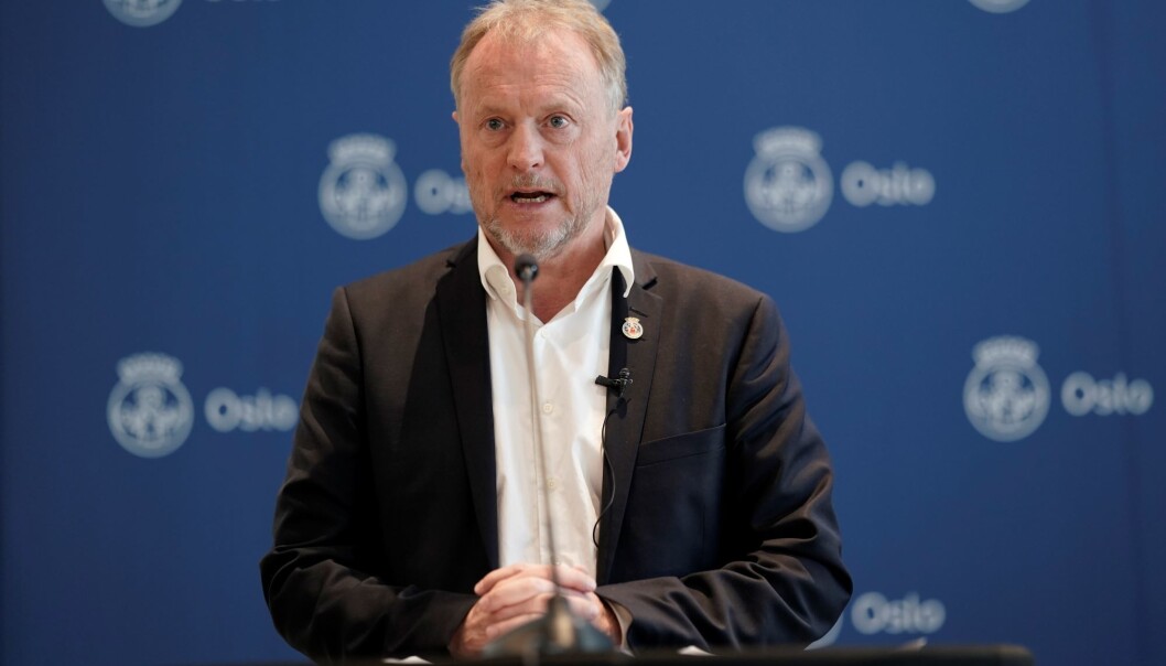 — Vi utsetter viktige valgkampløfter og punkter fra byrådserklæringen som innføring av gratis skolemat, sier byrådsleder Raymond Johansen (Ap). — Vi utsetter viktige valgkampløfter og punkter fra byrådserklæringen som innføring av gratis skolemat, sier byrådsleder Raymond Johansen (Ap).