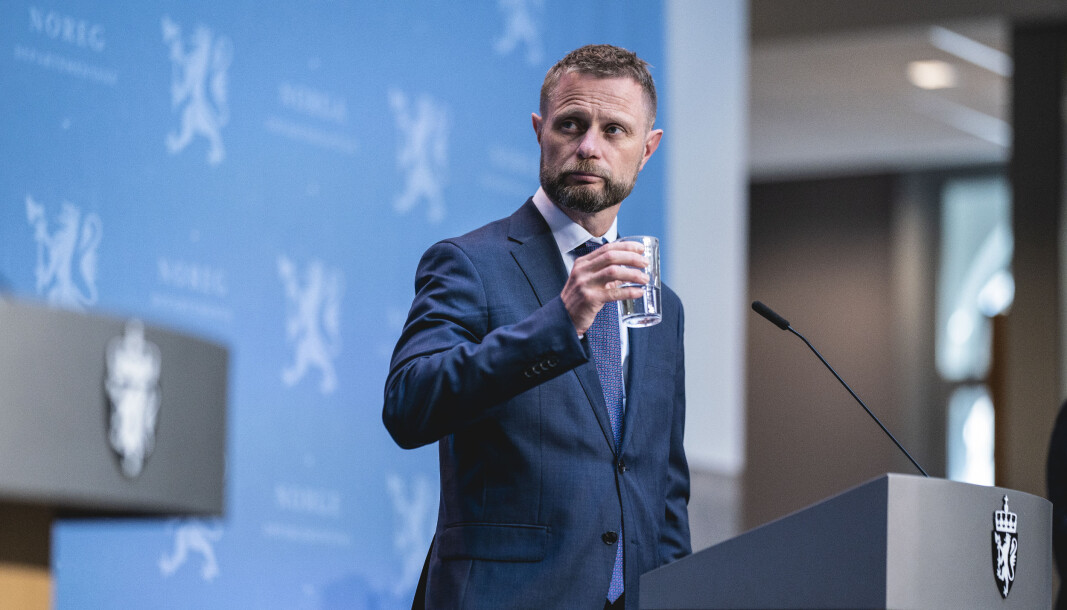 Helse- og omsorgsminister Bent Høie under regjeringens pressekonferanse om koronaviruset i marmorhallen i Oslo. Helse- og omsorgsminister Bent Høie under regjeringens pressekonferanse om koronaviruset i marmorhallen i Oslo.
