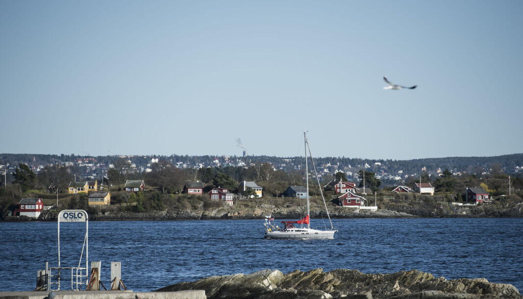 Oslo fra Huk strand på Bygdøy. Byens 37 kilometer lange strandlinje blir stadig mindre tilgjengelig for kommunens innbyggere. Oslo fra Huk strand på Bygdøy. Byens 37 kilometer lange strandlinje blir stadig mindre tilgjengelig for kommunens innbyggere.