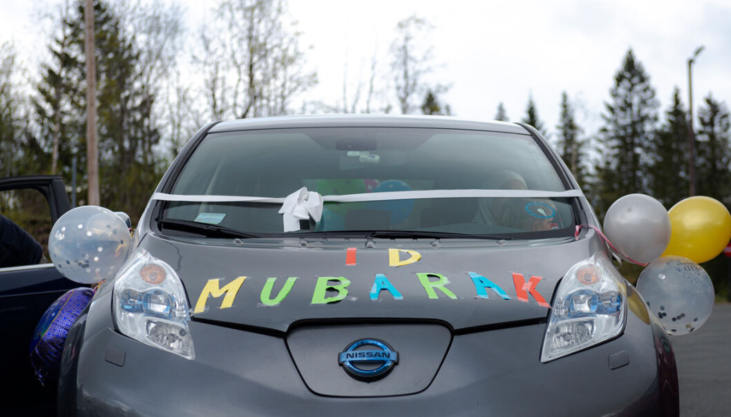 Under pandemien hadde vi begrensende feiringer, med «Drive-in»-id på Tryvann og «Drive-through» id på Alnabru, som også var gode alternativer, men i år er vi tilbake for fullt, sier Imen Hasnaoui og Djamel Selhi i dette innlegget Under pandemien hadde vi begrensende feiringer, med «Drive-in»-id på Tryvann og «Drive-through» id på Alnabru, som også var gode alternativer, men i år er vi tilbake for fullt, sier Imen Hasnaoui og Djamel Selhi i dette innlegget