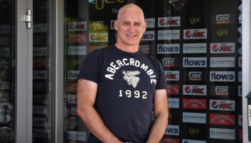 — Fjordkraftligaen bør fortsatt bestå av ti lag, mener daglig leder i Grüner hockey, Trond-Erik Larsen. — Fjordkraftligaen bør fortsatt bestå av ti lag, mener daglig leder i Grüner hockey, Trond-Erik Larsen.