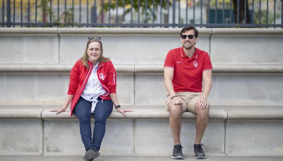 Klubbleder Kari Anne Ladderud og hovedtrener Derek Mann på tribunen til Frogner stadion. Klubbleder Kari Anne Ladderud og hovedtrener Derek Mann på tribunen til Frogner stadion.