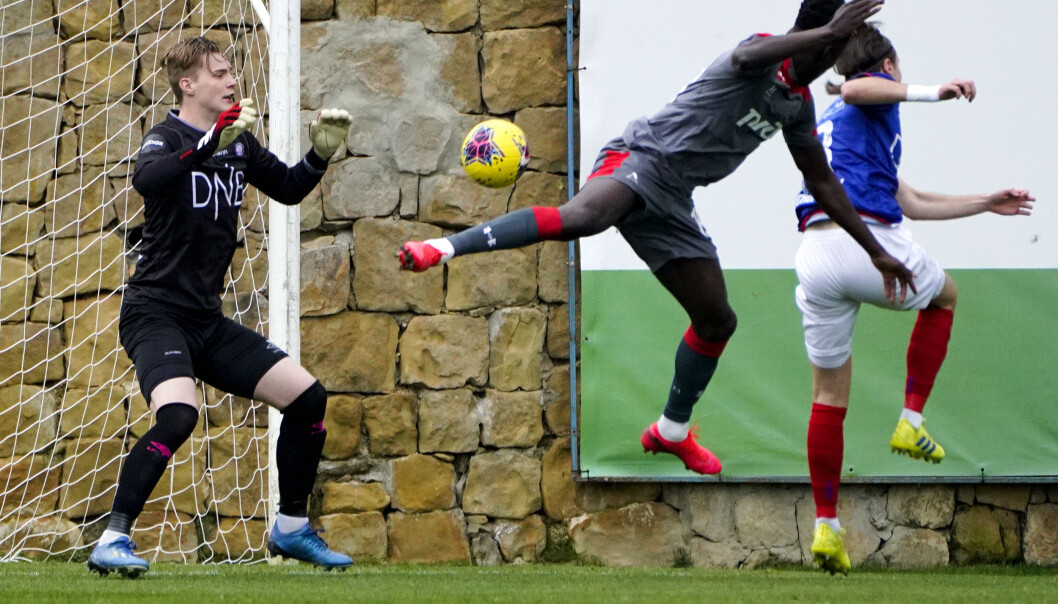 FC Lokomotiv Moskva Eder Lopes header inn 1-0 bak Vålerengas Kristoffer Klaesson i en treningskamp i Marbella i februar i år. FC Lokomotiv Moskva Eder Lopes header inn 1-0 bak Vålerengas Kristoffer Klaesson i en treningskamp i Marbella i februar i år.