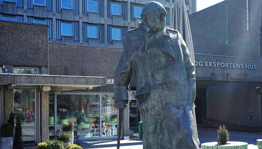 Eg vil rope eit høgt og tydeleg NEI til å sette den «the old Lion» Churchill framfor Stortinget, sier Sigrid Heiberg. Eg vil rope eit høgt og tydeleg NEI til å sette den «the old Lion» Churchill framfor Stortinget, sier Sigrid Heiberg.