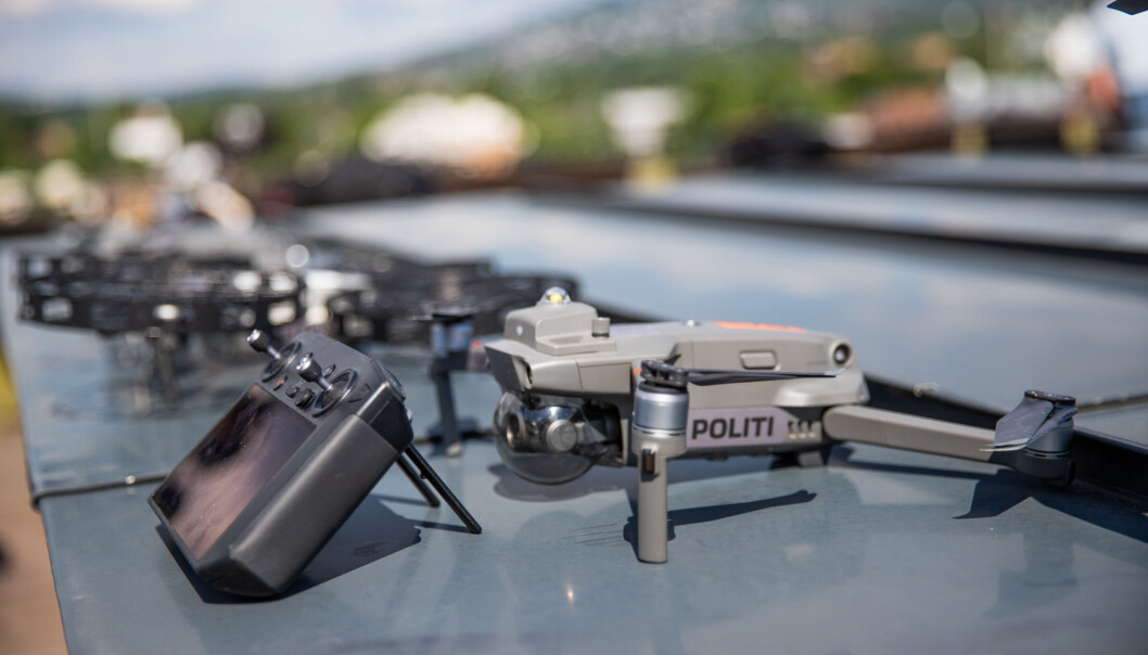 Dronene er, i likhet med alt annet politimateriell, uniformert. Politiet bruker to ulike modeller så langt. Dronene er, i likhet med alt annet politimateriell, uniformert. Politiet bruker to ulike modeller så langt.