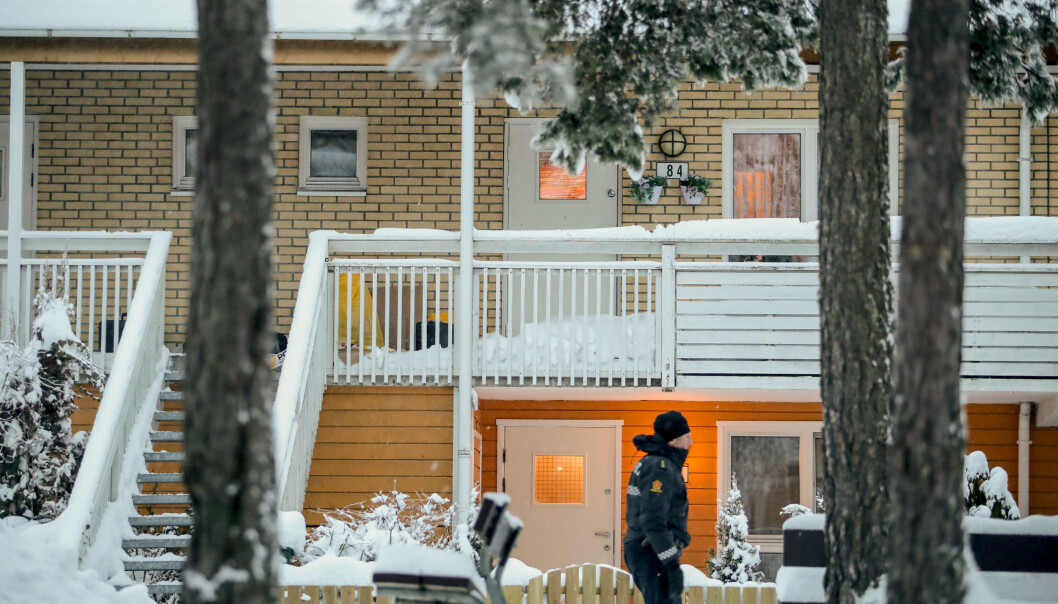 Mannen som er tiltalt for å ha drept sin nabo på Bjørndal i Oslo i fjor, erkjenner ikke straffskyld. 41-åringen hevder han var utilregnelig. Mannen som er tiltalt for å ha drept sin nabo på Bjørndal i Oslo i fjor, erkjenner ikke straffskyld. 41-åringen hevder han var utilregnelig.