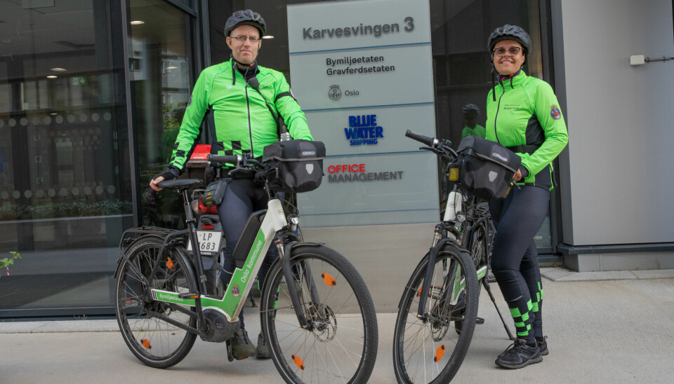 Bybetjentene Tore og Linda er klar for en ny dag på to hjul i Oslos gater.