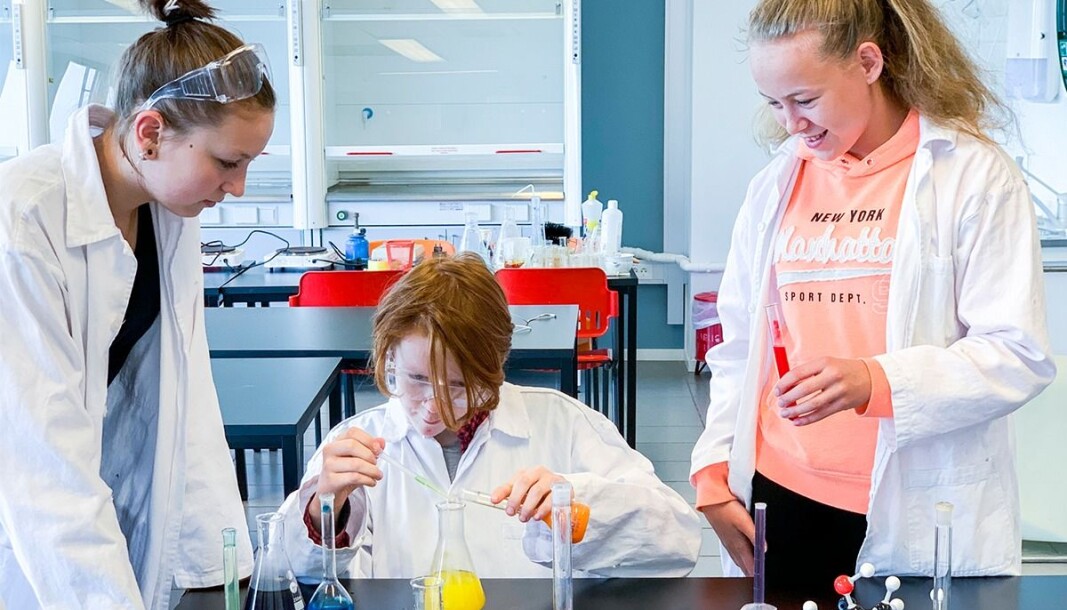 — Her får elevene mulighet til å forsere, og de møter likesinnede elever med realfaglige aspirasjoner, sier daglig leder Liv Bjørkgård ved Oslo Realfagskole. — Her får elevene mulighet til å forsere, og de møter likesinnede elever med realfaglige aspirasjoner, sier daglig leder Liv Bjørkgård ved Oslo Realfagskole.
